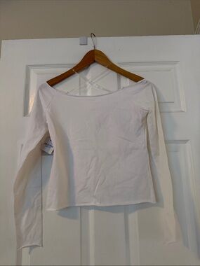 Arizona Jean Company Classic off the shoulder top